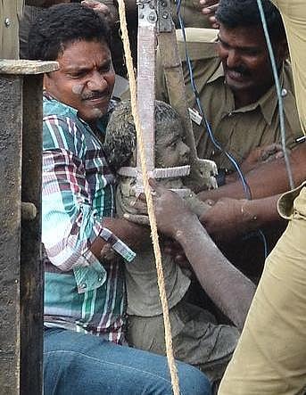 சிறுவனை மீட்க உதவிய ரோபோ கண்டுபிடிப்பின் உருக்கமான பின்னணி﻿: தீயணைப்பு நிலையங்கள்தோறும் கருவியை வைக்க வேண்டுகோள்﻿