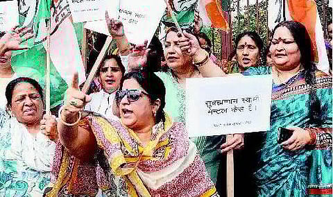 பிரியங்காவை விமர்சிப்பதா?- சுப்பிரமணியன் சுவாமி வீடு முன் மறியல்﻿