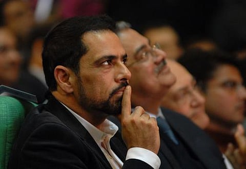 ராபர்ட் வதேராவிற்கு எதன் அடிப்படையில் அரசு நிலம் ஒதுக்கப்பட்டது?: பாஜக கேள்வி﻿