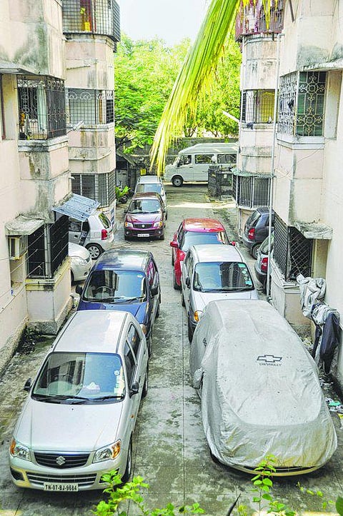 மாடி மேல மாடி கட்டி