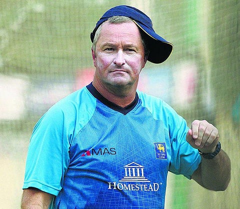 இலங்கை அணியின் தலைமை பயிற்சியாளர் பால் பார்பிரேஸ் விலகல்