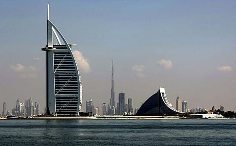 696 அடி உயரத்தில் ஹெலிபேடில் திருமணம்: புர்ஜ் அல் அரப் தங்கும் விடுதி ஏற்பாடு﻿