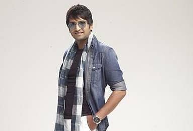 எனக்கு நான்தான் போட்டி: நடிகர் சந்தானம் பேட்டி