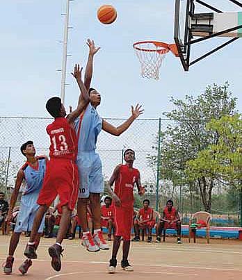 மாவட்டங்கள் இடையிலான கூடைப்பந்து தொடக்கம்