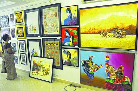 சொற்களும் கூடுகளுமான ஓவியங்களின் உலகம்