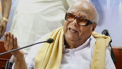 முல்லைப் பெரியாறு பிரச்சினையில் அரசியல் ஆதாயம் தேட வேண்டாம்: ஜெயலலிதாவுக்கு கருணாநிதி வலியுறுத்தல்