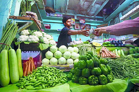 பணவீக்கம் 5.2 சதவீதமாகக் குறைவு: மேலும் குறையும், நிதிச் செயலர் அர்விந்த் மாயாராம் நம்பிக்கை