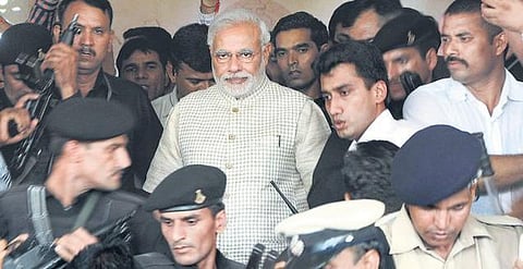 தனி மெஜாரிட்டி- ஆட்சியைப் பிடித்தது பாஜக: 21-ல் பிரதமர் பதவி ஏற்கிறார் நரேந்திர மோடி