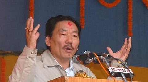 வரலாற்றுச் சாதனையுடன் சிக்கிம் முதல்வராக சாம்லிங் பதவியேற்பு