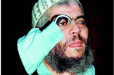 ‘கொக்கி கை’ தீவிரவாதிக்கு 100 ஆண்டு சிறை﻿