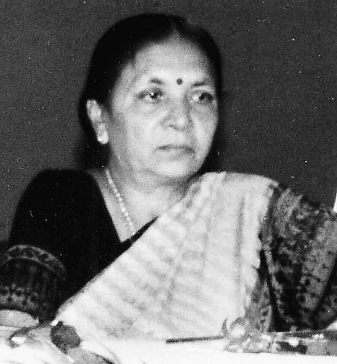 ஆசிரியையாக இருந்து முதல்வராகும் ஆனந்திபென்