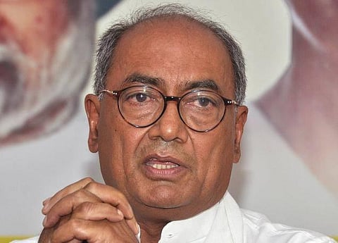 மன்மோகன் சிங்கை இகழ்ந்தவர்கள் மீதும் நடவடிக்கை பாயுமா?- திக்விஜய் சிங் கேள்வி