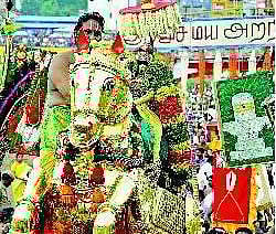 மக்களைத் தேடி வந்த கள்ளழகர்!