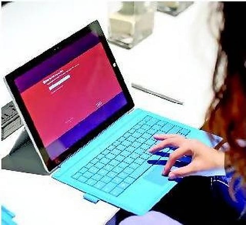 லேப்டாப்பாகச் செயல்படும் டேப்லெட்﻿
