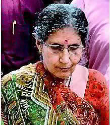 மோடிக்கு இணையாக மனைவிக்கும் பாதுகாப்பு﻿