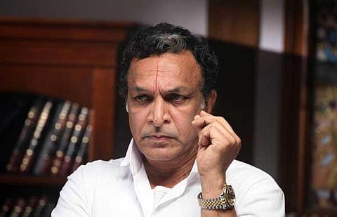 தொழில் பக்தி! -  நாசரைப் பாராட்டிய கமல்