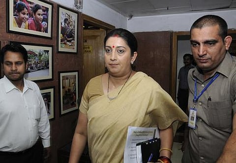 ஸ்மிருதி இரானி கல்வித் தகுதி விவகாரம்: சோனியாவை விமர்சித்து பாஜக பதிலடி