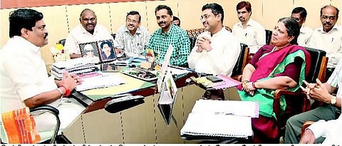 3 ஆண்டுகளில் 90 லட்சம் குடும்பங்களுக்கு விலையில்லா மிக்சி, கிரைண்டர், மின்விசிறி: அமைச்சர் கே.டி.ராஜேந்திர பாலாஜி தகவல்﻿