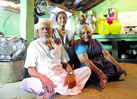 ‘அழுகை போய் சிரிப்பு வந்தது டும்டும்டும் டும்...’﻿