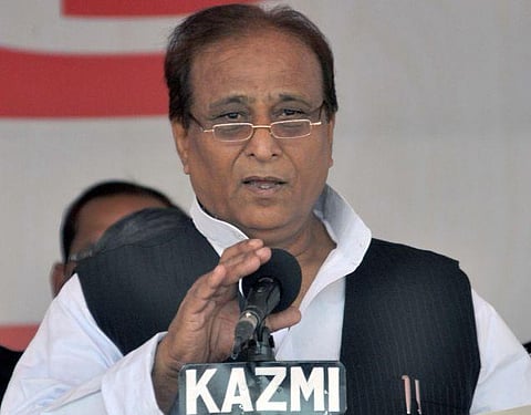 உ.பி. அமைச்சர் ஆசம்கானுடன் போலீஸ் அதிகாரிகள் மோதல்﻿: முதல்வர் அகிலேஷ் யாதவ் சமாதானம்﻿