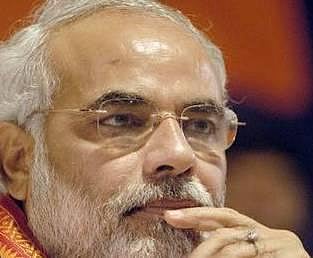 ஹிட்லர், ஒசாமா பின்லேடன் முகங்களுடன் மோடியின் முகம்-கேரள அரசு பாலிடெக்னிக் முதல்வர் உட்பட 7 பேர் கைது