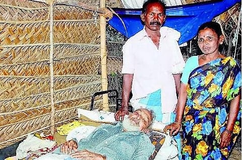 தெருவில் வீசப்பட்ட ‘டேப் காதர்’: மூத்த கம்யூனிஸ்ட் தோழருக்கு நேர்ந்த அவலம்