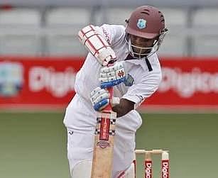 சந்தர்பால் சுவர் போல் நின்றும் வெஸ்ட் இண்டீஸ் 262 ரன்களுக்குச் சுருண்டது