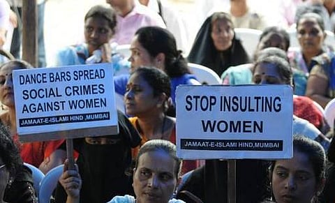 டான்ஸ் பார்களுக்குத் தடை விதிக்க மகாராஷ்டிர அரசு தீவிரம்