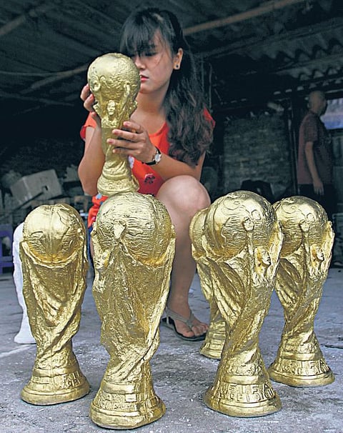 கோப்பை அல்ல; கோப்பை மாதிரி﻿!