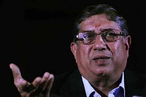 சீனிவாசனுக்கு தடை கோரும் மனு உச்ச நீதிமன்றம் விசாரிக்க மறுப்பு