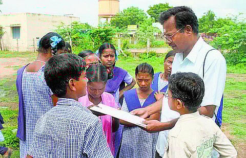 அடுத்த தலைமுறைக்கு வளமான விடியலைத் தேடும் ‘ஆக்கம்’: அறிவுஜீவிகளின் ஆக்கப்பூர்வமான சேவை