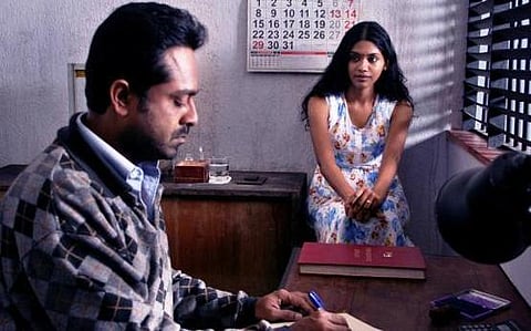 வித் யூ, வித்அவுட் யூ சர்ச்சைக்குரிய படமா?- ஒரு சிறப்புப் பார்வை