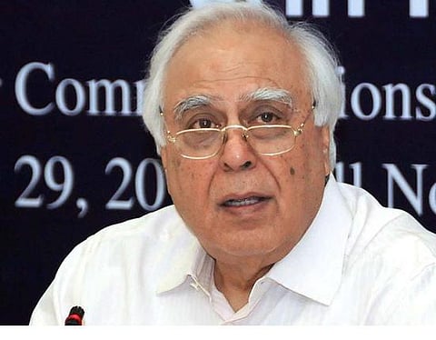 புதிய வீட்டுக்கு செல்கிறார் கபில் சிபல்- மாத வாடகை ரூ.16 லட்சம்