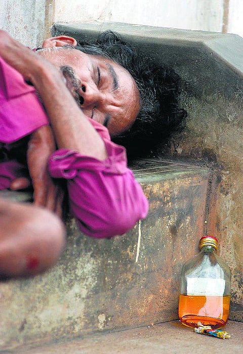 குடியின் பிடியிலிருந்து மீள முடியுமா?