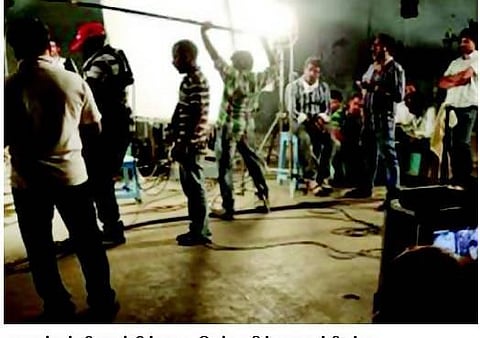 ஆந்திராவில் ரஜினிகாந்தின் ‘லிங்கா’ படப்பிடிப்பு நடத்த அனாஜ்பூர் கிராம மக்கள் எதிர்ப்பு﻿: ஏரியில் ரசாயனம் கலப்பதாக புகார்﻿