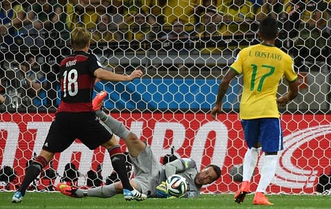 ஜெர்மனி கோல் வெள்ளத்தில் மூழ்கியது பிரேசில்; மிராஸ்லாவ் க்லோஸ் உலக சாதனை