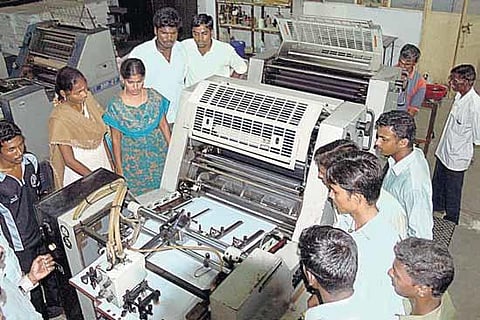 யாருக்கு என்ன தொழில்?﻿