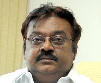 தேமுதிக தலைவர் விஜயகாந்த் சிங்கப்பூருக்கு திடீர் பயணம்﻿: உயர் மருத்துவ சிகிச்சைக்காகவா?﻿