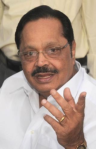 சுனாமி தாக்குதலின்போது மக்களை கருணாநிதி சந்திக்கவில்லையா?: முதல்வர் குற்றச்சாட்டுக்கு துரைமுருகன் பதில்﻿