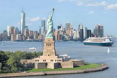 சுதந்திர தேவி சிலை யார் தந்த பரிசு﻿?