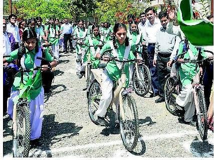 உடையுமா, உடை சர்வாதிகாரம்?﻿