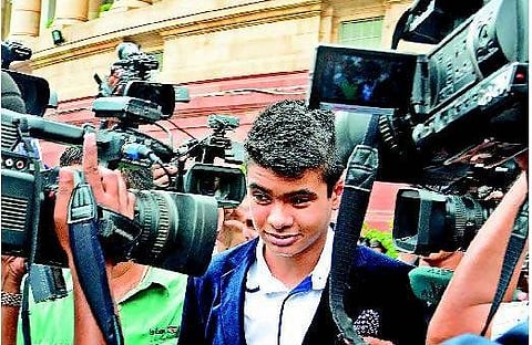 நாடாளுமன்றத்தில் சோனியாவின் பேரன்﻿: 5-வது தலைமுறை அரசியல்?﻿