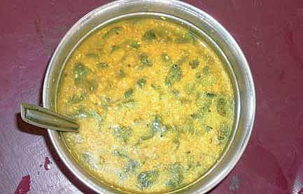 முருங்கைக்கீரை பருப்பு குழம்பு