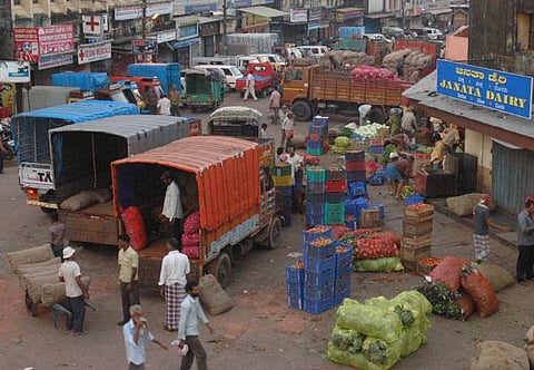 சரக்கு வாகனம் வாங்க பழங்குடியினருக்கு கடனுதவி﻿