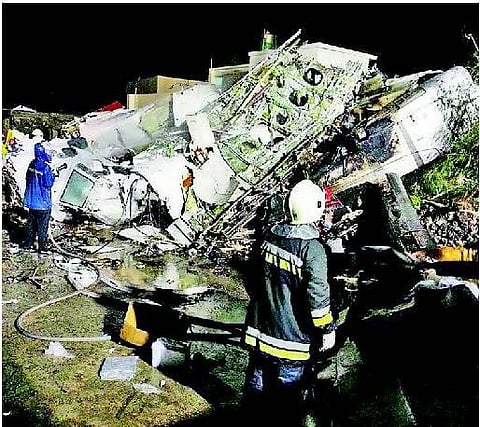 தைவானில் விமான விபத்து: 51 பேர் பலி﻿ - மோசமான வானிலையால் சம்பவம்﻿