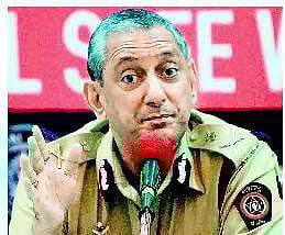 தீவிரவாதிகள் மிரட்டல்: மும்பையில் உஷார் நிலை﻿