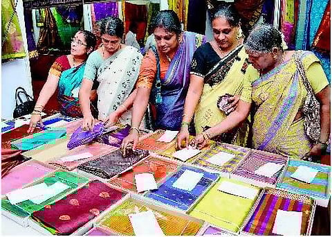 ஆடி சிறப்பு கைத்தறி கண்காட்சி சென்னையில் தொடக்கம்: 10 நாட்கள் நடக்கிறது