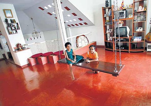 பளபளக்கும் ரெட் ஆக்சைடு தரைகள்