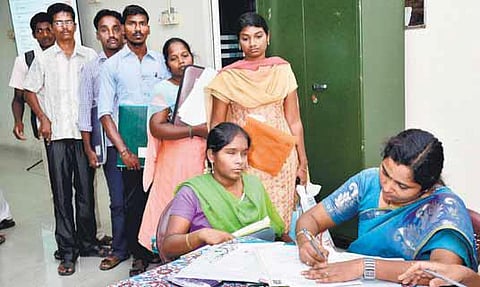 பி.எட் படிப்புக்கான பொது கவுன்சலிங் தொடங்கியது:  முதன் முறையாக ஆன்லைன் முறையில் நடக்கிறது