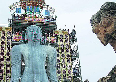 துறவியான பேரரசன்